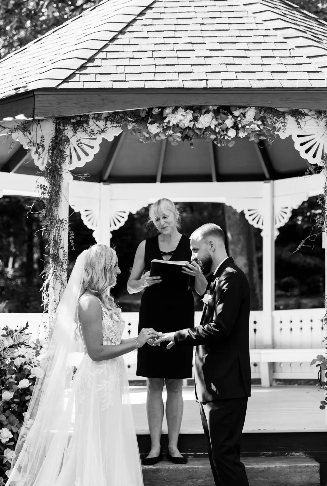 Rev. Lisa Ann Officiating in Pittsburgh 3 for Emily and Zachary